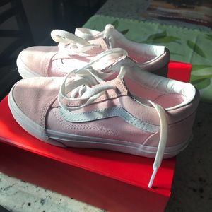 Brand New VANS Ward Sneaker in Color Sepia Rose